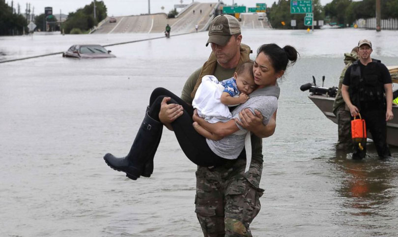 Houston Texas is under heavy rain and water. People seeks help,