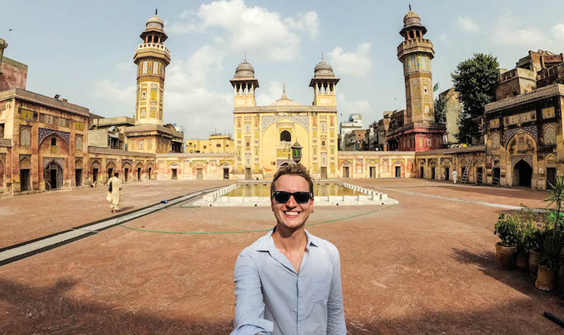 A German tourist enjoying in Lahore Pakistan -  Photo by German Backpacker society.